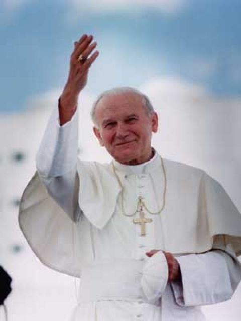 Uroczysty apel o Papieżu Janie Pawle II